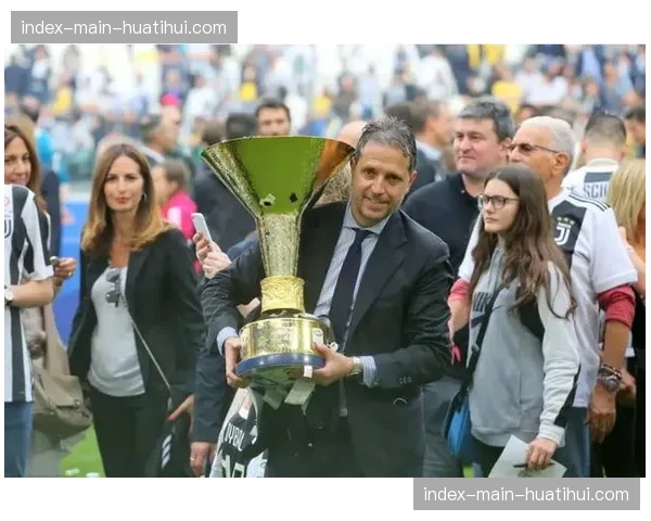 西甲公布上季度财报,海外媒体版权收入同比增长8% 西甲公布上季度财报,海外媒体版权收入同比增长8%